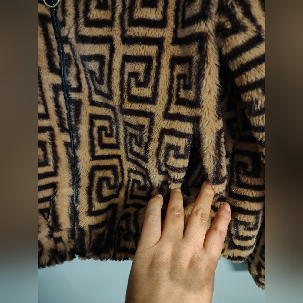 Stylish Brown Patterned Teddy Jacket - image 8